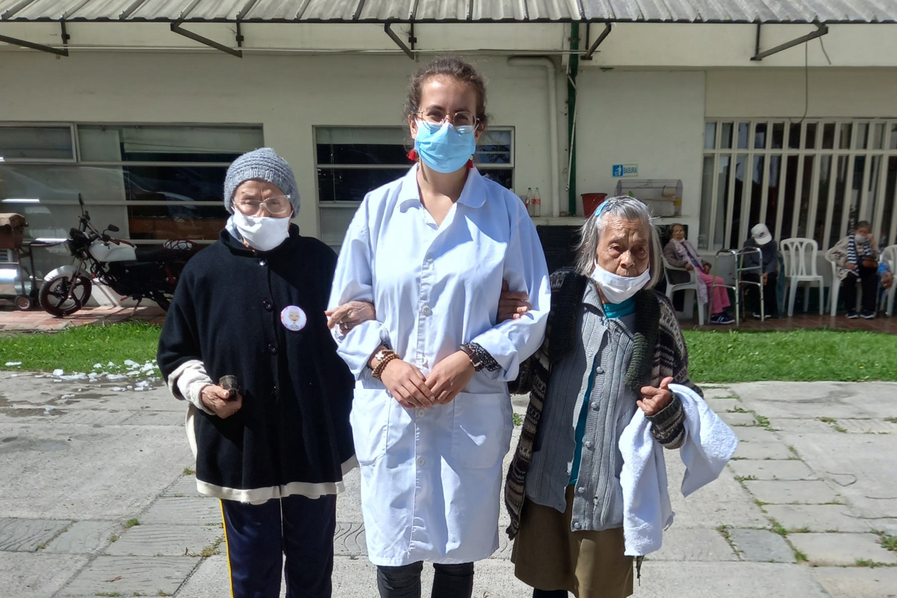 Voluntaria-Fundacion-Juan-Pablo-II